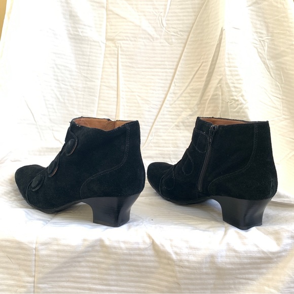 One Of 2 Black Suede Witchy heeled Booties 38.5 - Picture 10 of 15